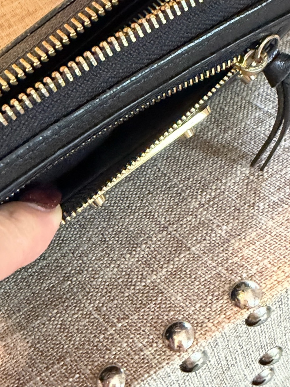 EUC Balenciaga Black Leather Zip Wallet with Gold Hardware - Picture 13 of 17